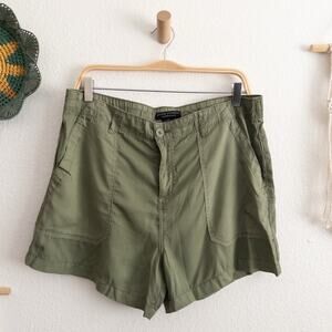 Social Standard by Sanctuary Green Lyocell Casual Shorts Size Large